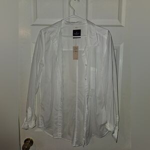 AE white buttoned shirt